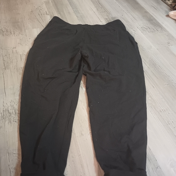 Lululemon - Picture 3 of 5